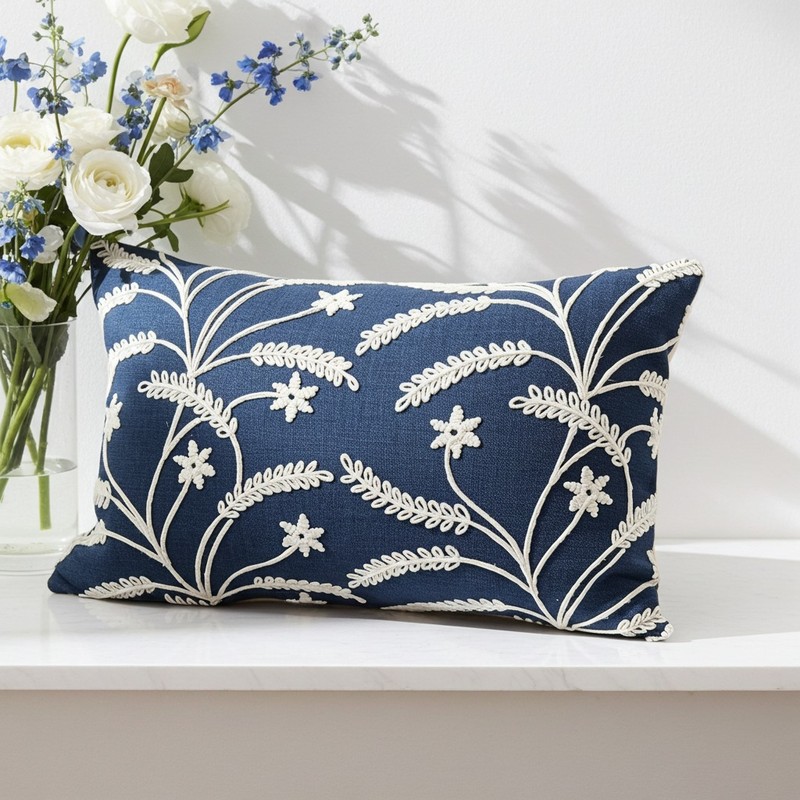 Cuscino ricamato blu 64x42 cm in Poliestere 100% Asola – Edizione Limitata