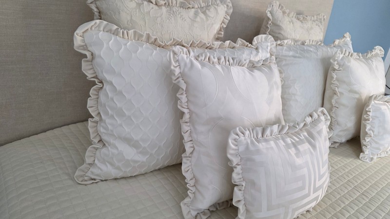 Set Cuscini Letto Matrimoniale Avorio Classico con Runner – 9 Pezzi Artigianali 3