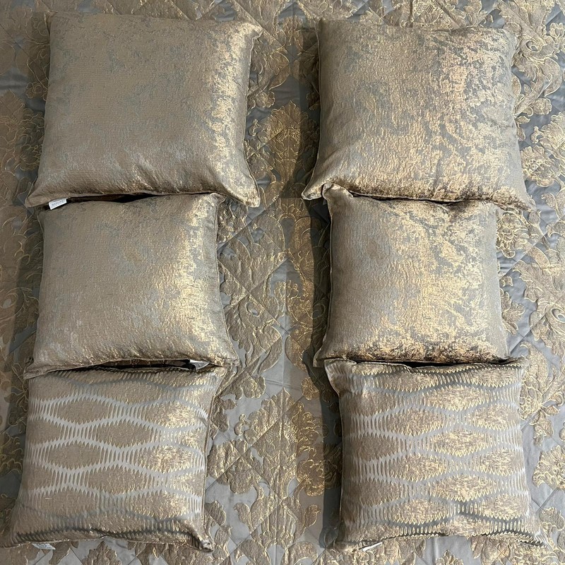 Corredo Camera da Letto Completo SARLAS - Set 12 Pezzi con Trapunta, Cuscini e Tende 4