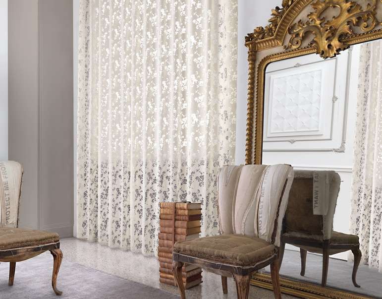 Tendaggio Su Misura in Tessuto Devoré Floreale – Eleganza Romantica Made in Italy